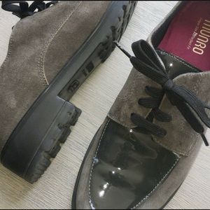 Munro Faux leather / suede dress shoes size 6.5